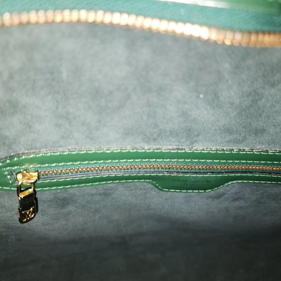 VV Good Used Condition Authentic Louis Vuitton Epi Leather Shoulder Bag - Picture 13 of 16